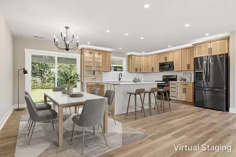 Dining - 409 N 18th St, Murray, KY 42071 photo 1 of 2