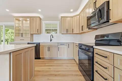 Kitchen - 409 N 18th St, Murray, KY 42071 photo 4 of 5