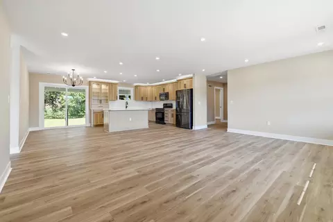 Living - 409 N 18th St, Murray, KY 42071 photo 5 of 5