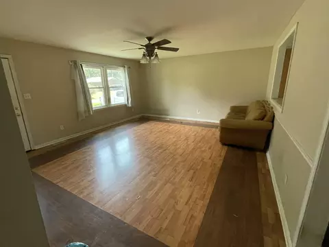 Living - 173 Whispering Oaks Loop, Mayfield, KY 42066 photo 2 of 2