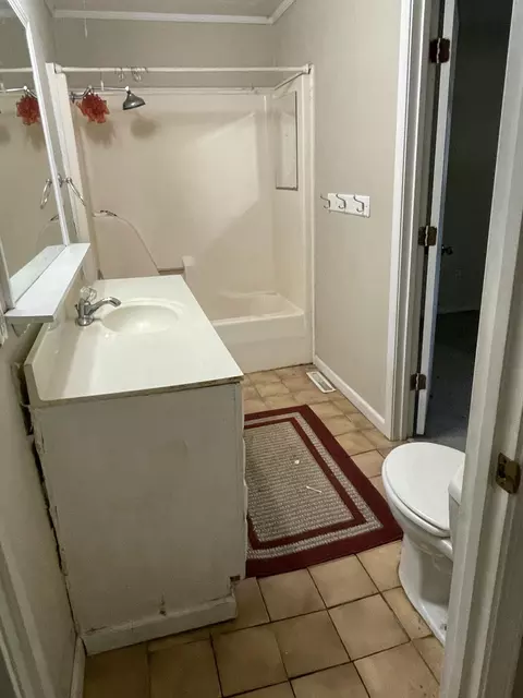Bath - 173 Whispering Oaks Loop, Mayfield, KY 42066 photo 1 of 1