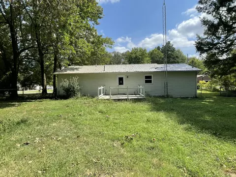 Exterior - 173 Whispering Oaks Loop, Mayfield, KY 42066 photo 4 of 7