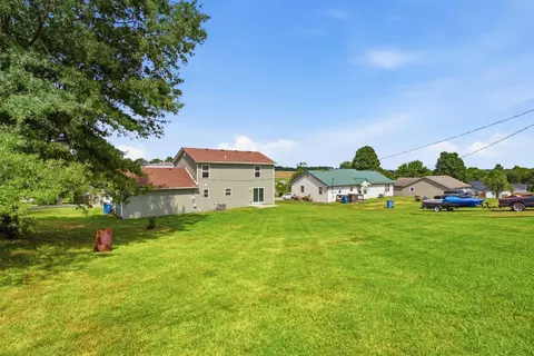 Exterior - 1017 Regency Rd, Danville, KY 40422 photo 11 of 12