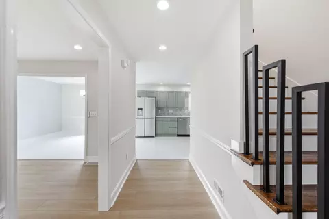 Entry Way - 1017 Regency Rd, Danville, KY 40422 photo 1 of 3