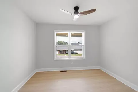 Bedroom - 1017 Regency Rd, Danville, KY 40422 photo 1 of 11