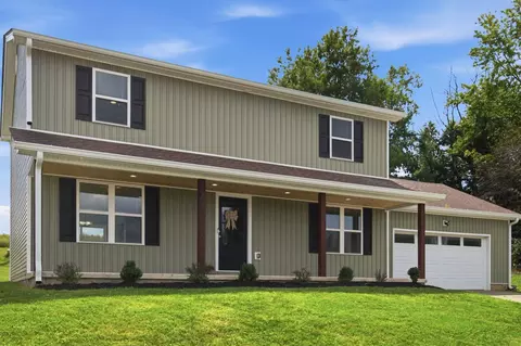 Exterior - 1017 Regency Rd, Danville, KY 40422 photo 2 of 12