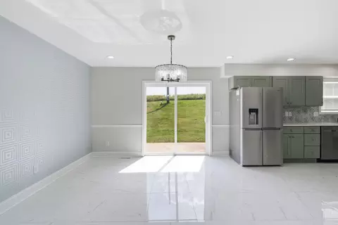 Dining - 1017 Regency Rd, Danville, KY 40422 photo 1 of 2