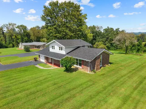 View/Area - 884 Maple St, Stanton, KY 40380 photo 1 of 3