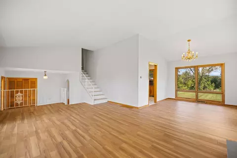 Living - 884 Maple St, Stanton, KY 40380 photo 3 of 8