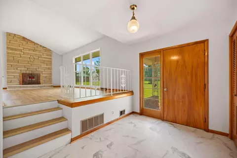 Living - 884 Maple St, Stanton, KY 40380 photo 1 of 8