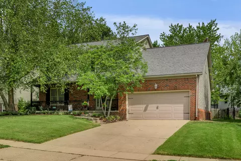 4560 Clubhouse Dr, Lexington, KY 40514