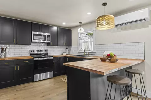 1661 Liberty Rd, Lexington, KY 40505