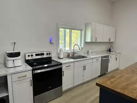Kitchen - 698 Ben Thompson Rd, Eubank, KY 42567 photo 8 of 8