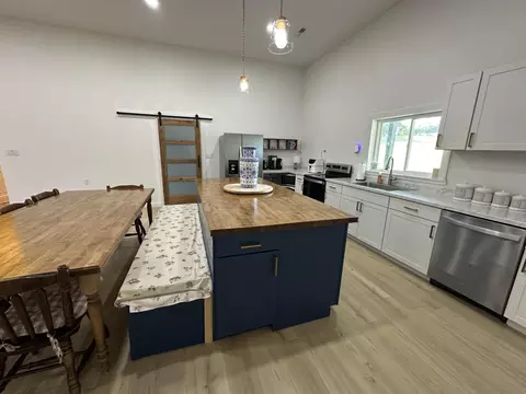 Kitchen - 698 Ben Thompson Rd, Eubank, KY 42567 photo 4 of 8