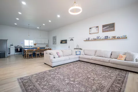 Living - 698 Ben Thompson Rd, Eubank, KY 42567 photo 1 of 2