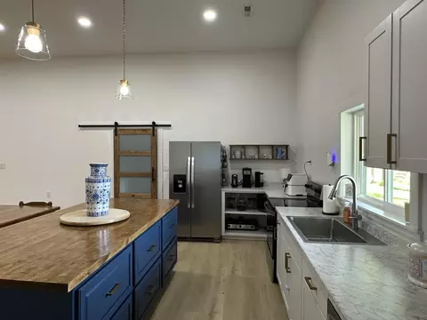 Kitchen - 698 Ben Thompson Rd, Eubank, KY 42567 photo 7 of 8