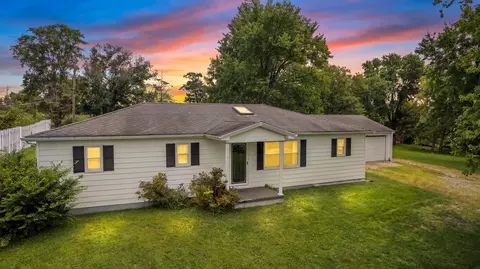 8020 Bridgeport Rd, Maysville, KY 41056