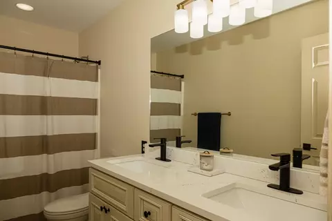 Bath - 748 Eureka Dr, Versailles, KY 40383 photo 3 of 3