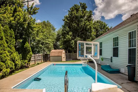 Exterior - 748 Eureka Dr, Versailles, KY 40383 photo 6 of 9
