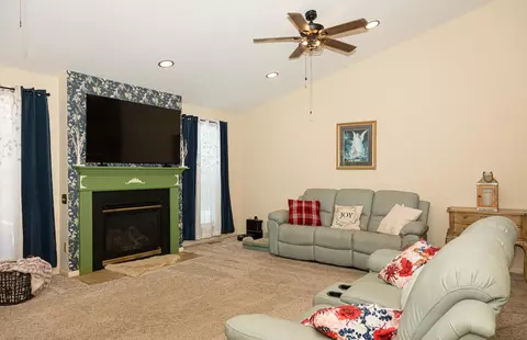 Living - 748 Eureka Dr, Versailles, KY 40383 photo 2 of 2