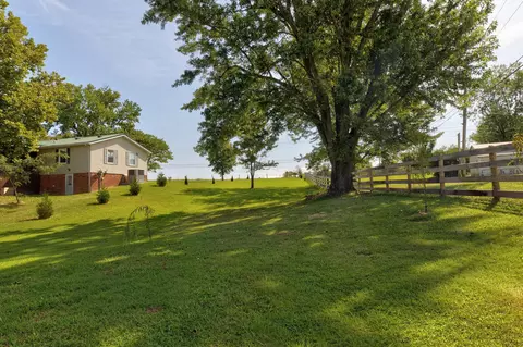 Exterior - 323 Dreyfus Rd, Berea, KY 40403 photo 18 of 19