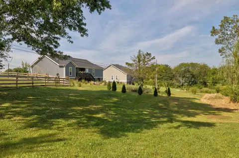 Exterior - 323 Dreyfus Rd, Berea, KY 40403 photo 17 of 19