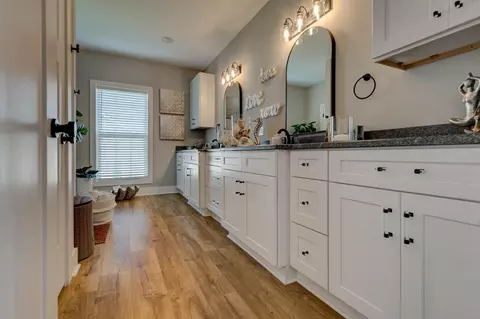 Entry Way - 323 Dreyfus Rd, Berea, KY 40403 photo 2 of 4