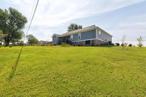 Exterior - 323 Dreyfus Rd, Berea, KY 40403 photo 13 of 19