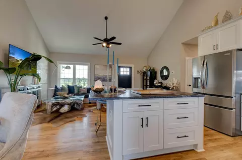 Kitchen - 323 Dreyfus Rd, Berea, KY 40403 photo 3 of 4