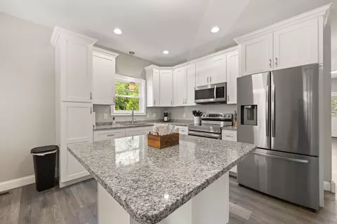 Kitchen - 64 Alexandra Dr, Nancy, KY 42544 photo 1 of 2