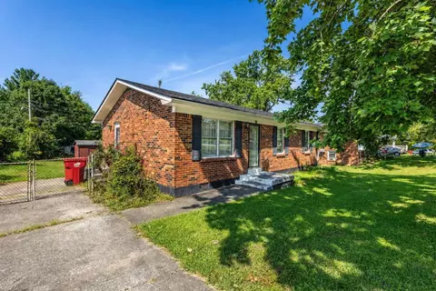 217 Brookfield Dr, Frankfort, KY 40601