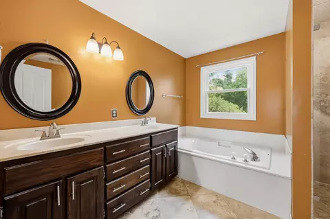 Bath - 112 Hard Dr, Lancaster, KY 40444 photo 1 of 5