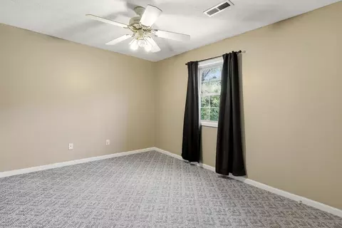 Bedroom - 112 Hard Dr, Lancaster, KY 40444 photo 6 of 8