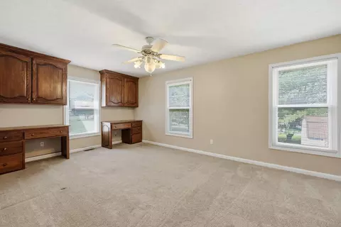 Bedroom - 112 Hard Dr, Lancaster, KY 40444 photo 2 of 8