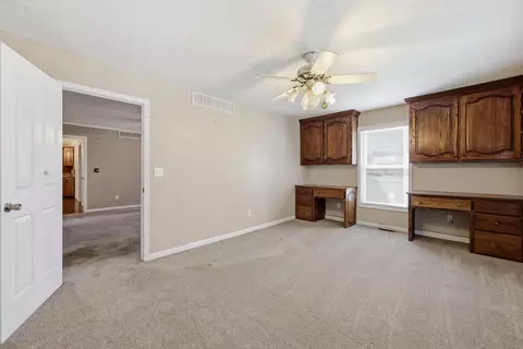 Bedroom - 112 Hard Dr, Lancaster, KY 40444 photo 3 of 8