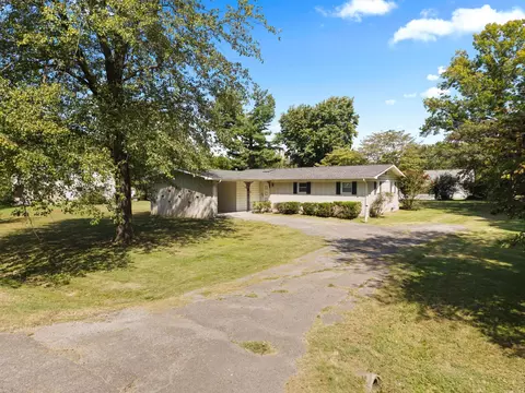 156 W 3rd Ave, Calvert City, KY 42029