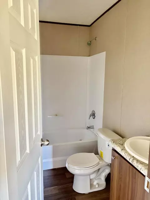 Bath - 710 Roxy Ln, Eubank, KY 42567 photo 1 of 4