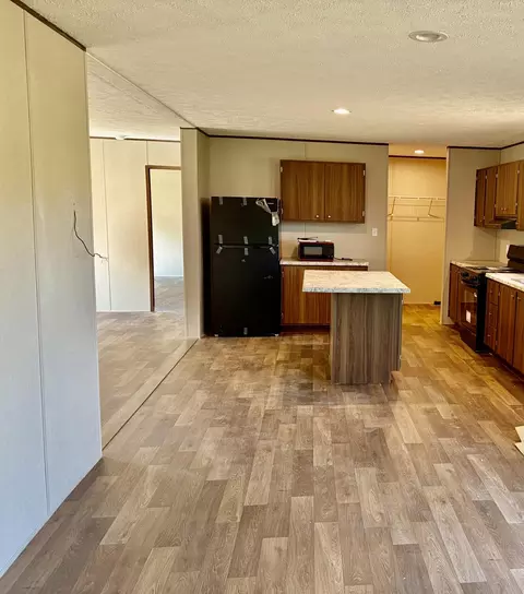 Kitchen - 710 Roxy Ln, Eubank, KY 42567 photo 2 of 2