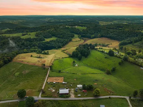 155 River Hill Rd, East Bernstadt, KY 40729