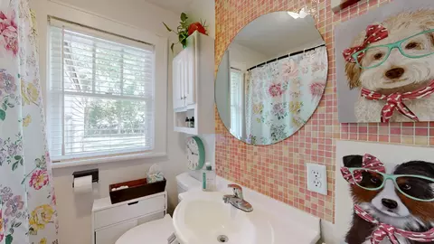 Bath - 503 S 9th St, Murray, KY 42071 photo 1 of 1