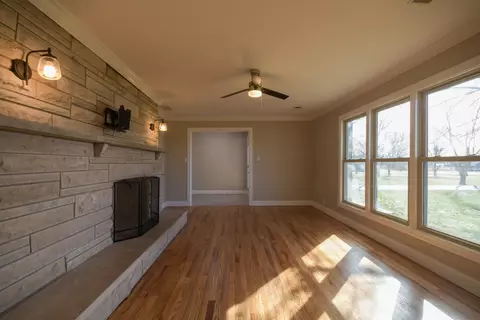 Living - 4635 Camargo Rd, Camargo, KY 40353 photo 12 of 16