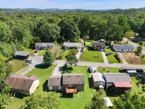 View/Area - 305 Maple St, Corbin, KY 40701 photo 4 of 6