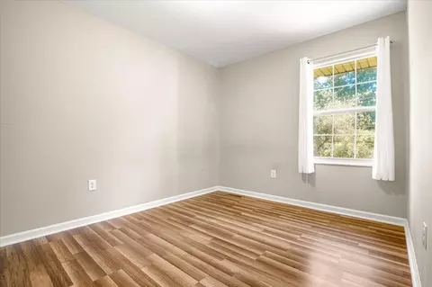 Bedroom - 305 Maple St, Corbin, KY 40701 photo 3 of 8