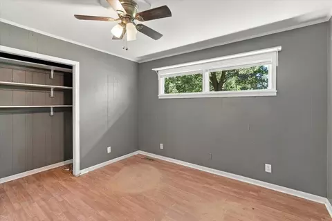 Bedroom - 202 Oakcrest Dr, Murray, KY 42071 photo 3 of 9