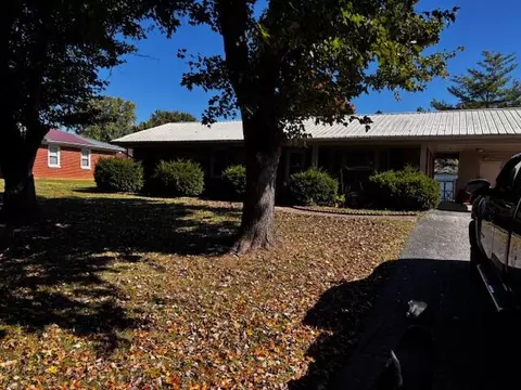 1018 Melody Ln, Lawrenceburg, KY 40342