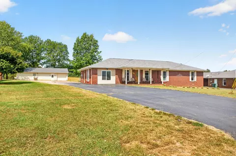 910 Sanderson Dr, Hopkinsville, KY 42240