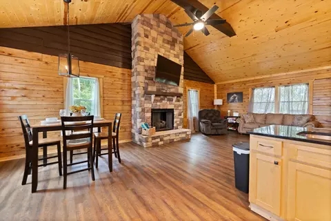 Dining - 1182 Darrell Randall Rd, Stanton, KY 40380 photo 3 of 4