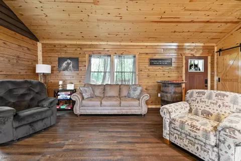 Living - 1182 Darrell Randall Rd, Stanton, KY 40380 photo 4 of 5