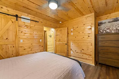 Bedroom - 1182 Darrell Randall Rd, Stanton, KY 40380 photo 3 of 12