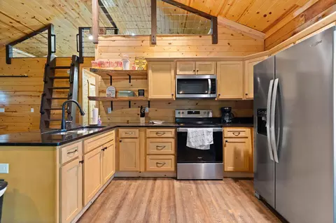 Kitchen - 1182 Darrell Randall Rd, Stanton, KY 40380 photo 2 of 4